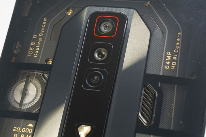 CJ́A6,400f̕WJƖ800f̍LpJA200f̃}NJƂ3̃Jgݍ킹