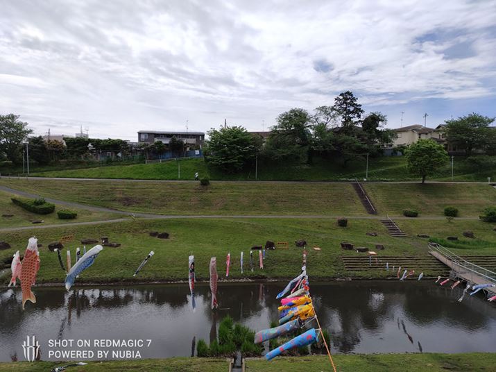 ܂̓̕iBeBtC̖̋邳ɈđSʂɃA_[ɎʂĂB{Ŋg傷ƁAӕ̃mCYڗ̂́AFƂĂ͑fŁA\pɂȂ郌x