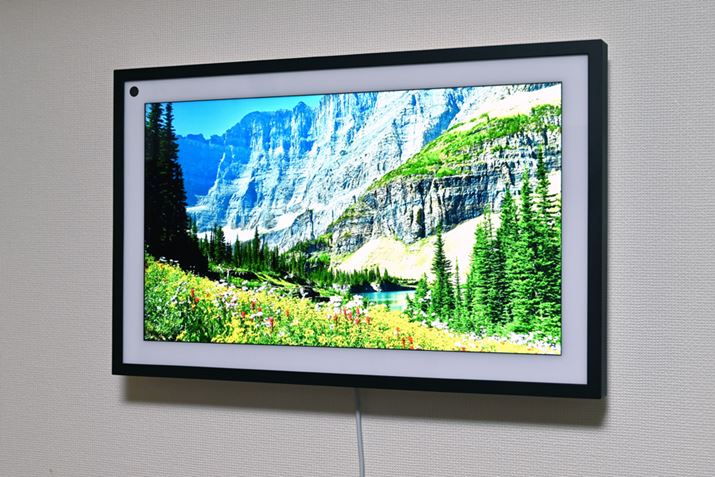 uEcho Show 15vʂ̃fW^tHgt[̂悤ɊpłutHgt[@\vBAmazon PhotosƃX}[gtHOɘAgĂ΁AX}[gtHŎBʐ^ʂŊy߂