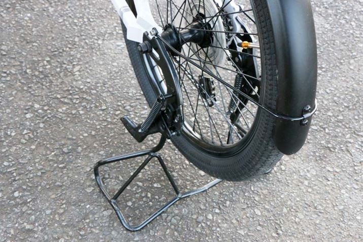 W̃X^h́A芴̍^CvB`ChV[g𑕒āAq悹]ԂƂĎgɂ͕K{̑