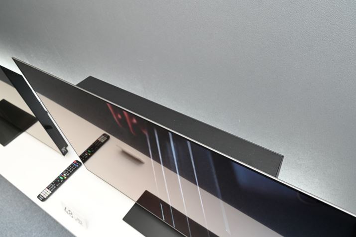 48V^܂ޑSfŁÃCl[uhXs[J[𓋍