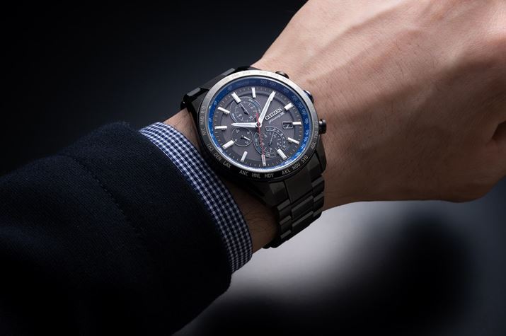 fƂɃrWJW̎茳ɃX}[gAi悭}b`܂