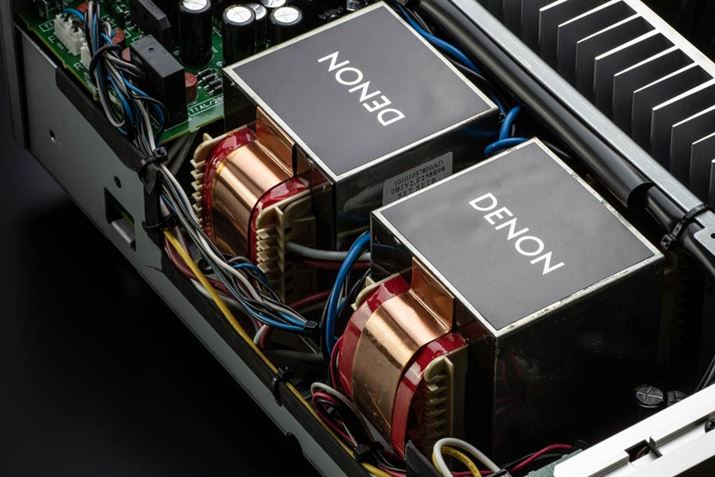 dHɂ́AdϓA肵d\ȐV^EIRAgX̗pB2̃gXΌzuLCi[P[WELZOj}EgƂ邱ƂŁAmCY̌łRk̉e}BHɂ͒ᑹAmCỸVbgL[oA_CI[h̗pBubNRfT[ɂ͖{@pJ̑eʃJX^RfT[𓋍ڂ