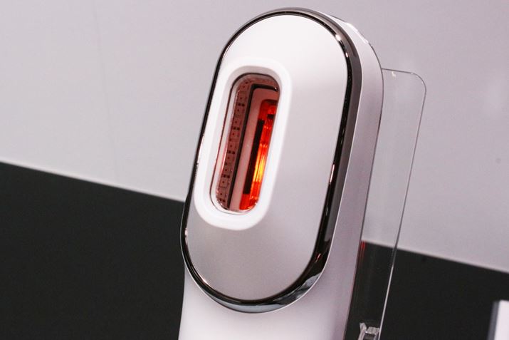 Ǝ˕̒IPLA̎͂ɍo͐ԐFLED𑕔