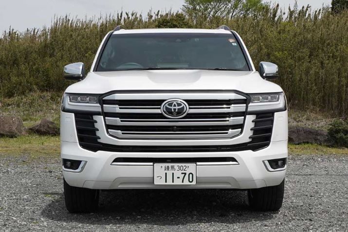 S4,985mmAS1,980mmAS1,925mmiZXO[hjƁAł͍ő勉SUVBOς́AőƊi̍𗼗Ă܂BŒn㍂́AHj̍225mmɐݒ肳Ă܂