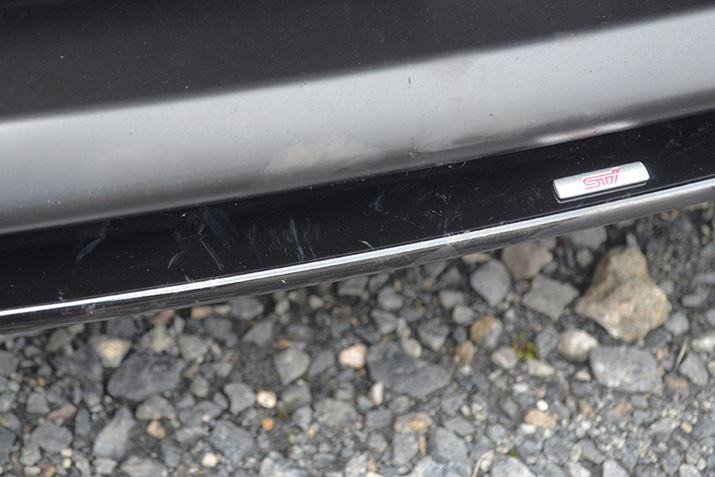 {HO摜FqA10cmx̃S̉HO򗈂ďՓˁBł͂܂񂪁A͂蔼ubNh͏]̓hȂ̐iAڗƂ܂