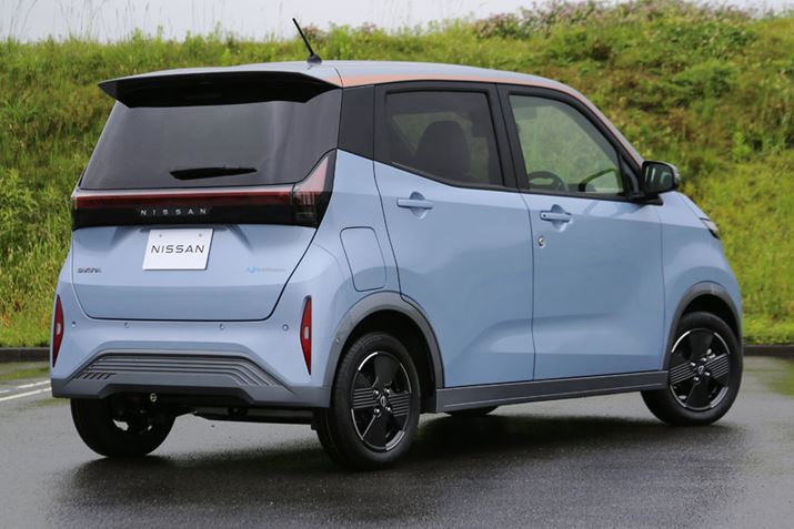 uTNṽtgGNXeAƃAGNXeABx[XԂłyԂ́ufCYvƂ̓GNXeAقȂĂATNł͍̂OσfUC̗pĂ