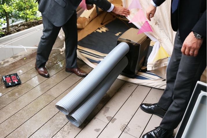 {̂egɒuAGA_NgOɏo΂ƌAGA_Ng̒áuv16cmAuv13cm邽߁AȂ̌ԂKvBȂ݂ɁÃGA_Ng͔rMro邽߂̂̂ŁA͊OC̋C荞ނ߂̂́BgpꏊɂẮÃGA_Ng͎tɎgƂł