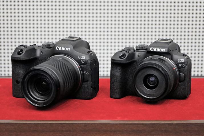 ʃf́uEOS R7vAEʃf́uEOS R10vBJ{fBƂ킹APS-C~[XṕuRF-SYv\ɂȂ