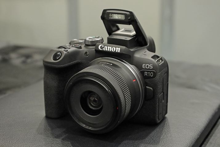 KChio[6̓Xg{𓋍ځBuEOS RV[YvƂĂ͏̓Xg{ڃf