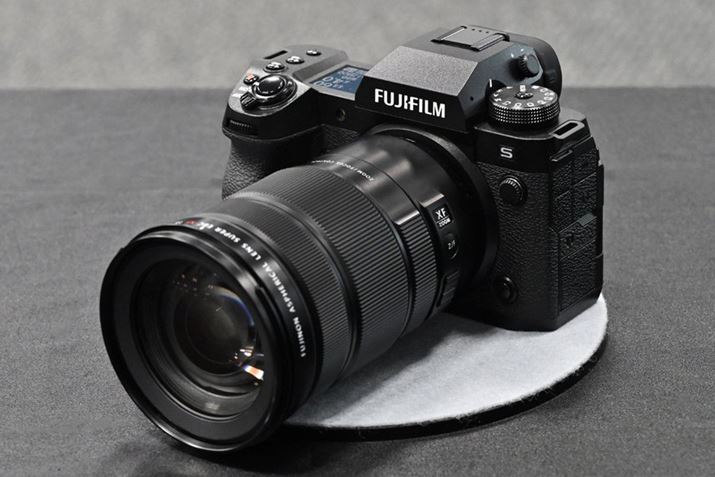 XebsO[^[ɂp[Y[̗pAV{Y[YuXF18-120mmF4 LM PZ WRvi2022N9juX-H2SvɑC[WB^Î~̗ŊpłnCubhY