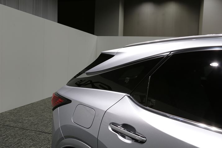 NTX V^uRXṽAɂ́Aut[eBO[tvɈ̗pĂAfUCʂł̉ǂ{Ă