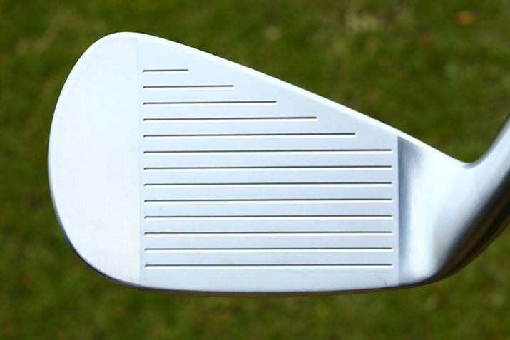 tF[Xɂ́AjbPNuf|̗pB{fBɂ͓SgĂ邽߁Atg⃉Cp̒\ł