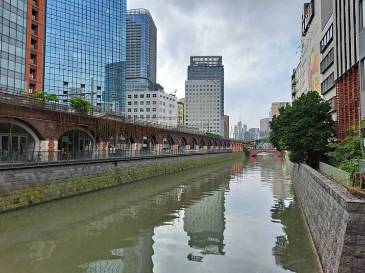 ߂̉_𕢂APx߂ARgXgĂÄۂȂN₩ȎdオɂȂBꂽss̕iłAƈقȂ镵͋CɂȂ