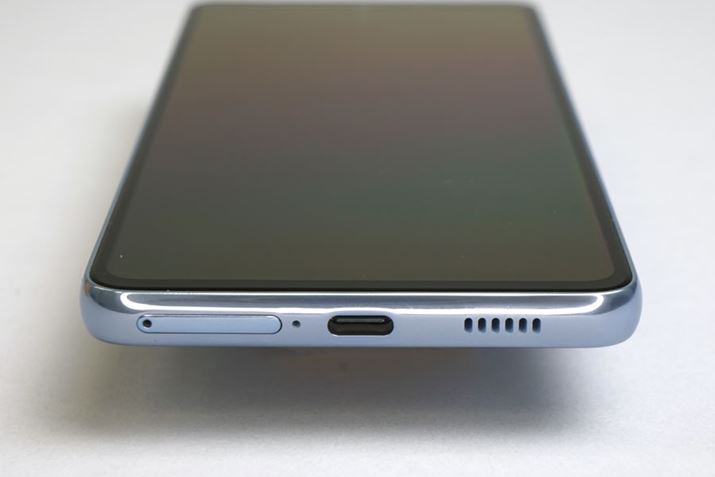 {fBʂɁASIMJ[h[J[h̃g[ƁAUSB Type-C|[gzu