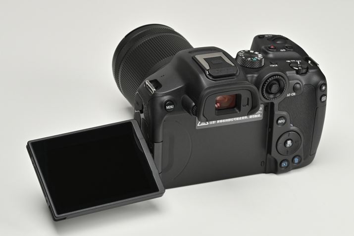 uEOS RV[Yvł͂Ȃ݂ƂȂoAOtj^[i3.0^A162hbgA^b`plΉj̗pBdqr[t@C_[iEVFj͖236hbg\ŁA{1.15{i35mmZ0.72{jAAC|Cg22mmƂȂĂ