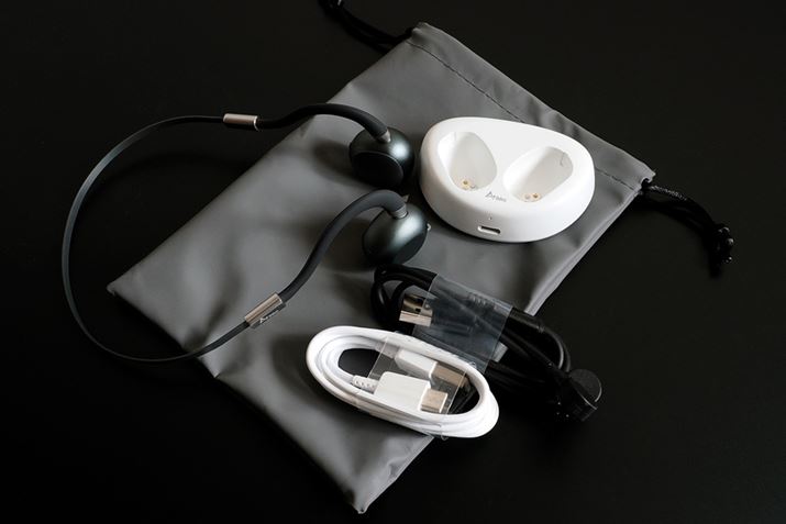 ti̓\tgP[XAobe[hbNAp[dP[uAUSB Type-C to USB Type-AϊP[uȂ