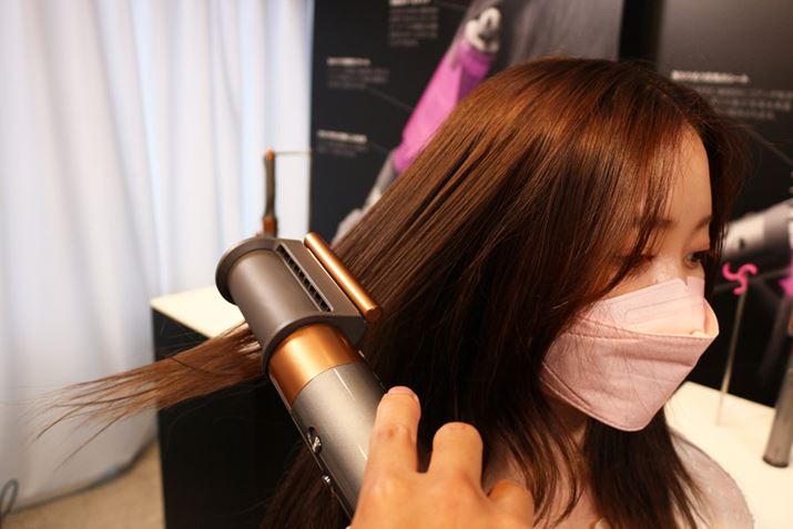 ǵAт}ɓĂēi̓QƁjBRA_ʂɂAA^b`g̕\ʂɔ̖т񂹂Ă̂Aѐ̂ق܂ŕĂ܂