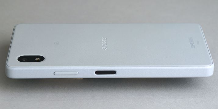 EʂɃ{[ƎwF؃ZT[̂̓d{^zuBd{^̓{fB̐FƑĂȂ