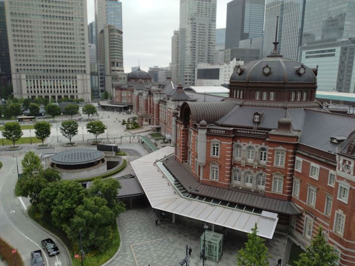 ܂̃rXBeBÍ̏ȂJɕŜɂ\}ƂƂAK̔j]͌ȂBXperiaV[Y̓łÄۂɋ߂RȎdオƂȂĂ