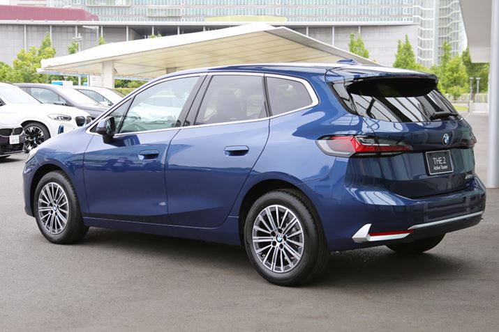 BMW V^u2V[YANeBucA[viExclusivej̃tgGNXeAƃAGNXeABƔׂāAX|[eB[ȊOςɂȂ