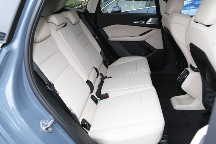 LXƂAV[gBQbW̐ύڐ߂ɂ́Aő130mmOɈړ邱Ƃł