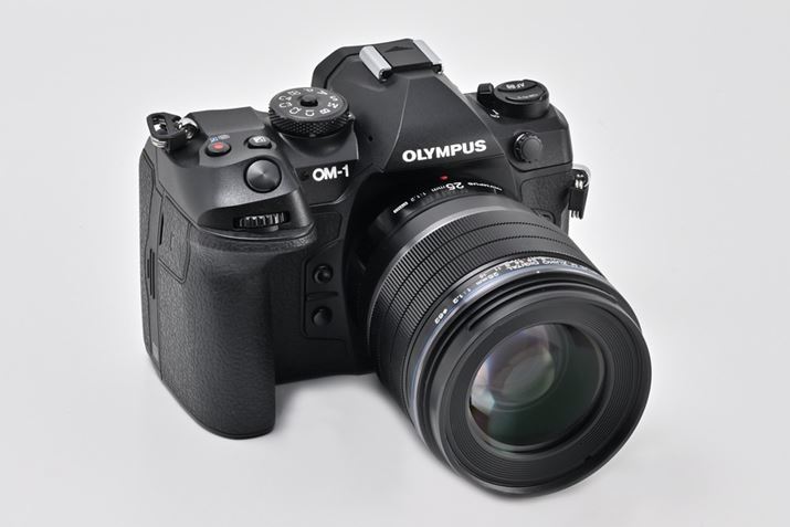 }CNtH[T[ÝAY[YłȂAPœ_Yj[NȂ̂ĂB̃ÝAuM.ZUIKO PROV[Yv́uM.ZUIKO DIGITAL ED 25mm F1.2 PROvB35mmZŏœ_50mm̕WYŁAJF1.2̖邳̂Bɂރ{Py߂郌Ył