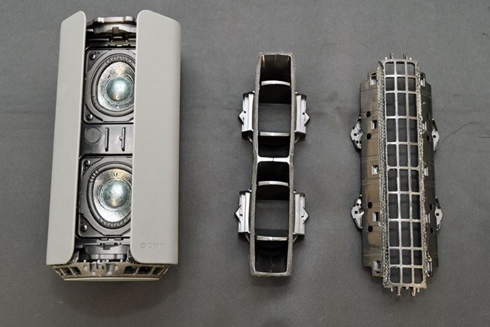 Xs[J[jbg̃tgɁAƎ̃fBt[U[𓋍ڂj[Nȍ\̗p