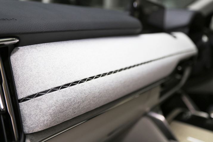 }c_uCX-60vPremium ModernO[hɂ́ACplɓ{̂D\ꂽXeb`̗pĂ [XD-HYBRID Premium Modern]