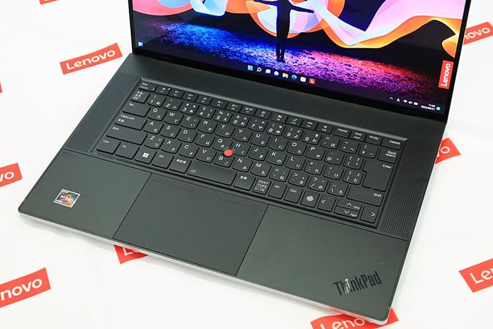 uThinkPad Z16 Gen 1v̓{L[{[hBNbNpbh͕120mmA}EXȂłKɎgBThinKPad̓łgbN|Cg͂񓋍ڂ