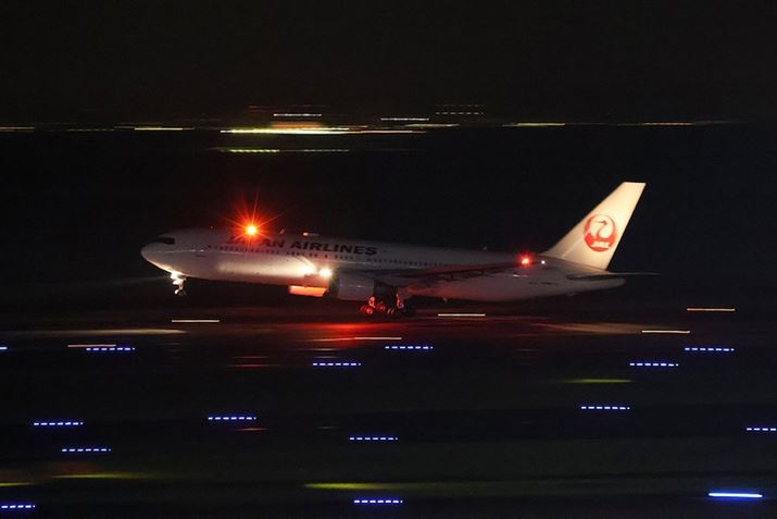 uEOS R10v̓XyVV[[hĂAupm}Vbgvu莝ivuBvƂ[h𗘗płB̍́As@̗uBvŎBeiPhotoshopŖ邳̒ƃg~OsĂjBuBv̓Vb^[Xs[hȂǂ̐ݒ邱ƂȂAwi𗬂ʂiKIɐݒł̂֗BJS҂ł`W₷[hƂȂĂ