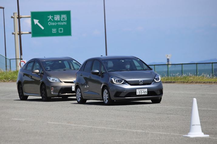 OԗitBbgjɏ荞݁AԗivEXjɂƂV`G[VŁAǂ̂悤ȃ^C~OŁuVREC-DZ800DCv́uԗڋߌm@\v쓮邩̑̊eXg{ꂽ