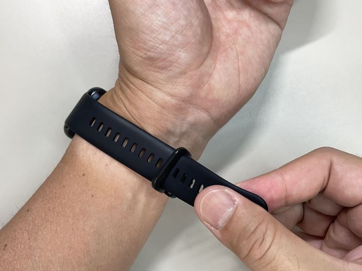 ]@Ɠl̃VRxg͕\ʂ炳Ɗ炩BKȒSnȂɁAjOv[ŉjɂY邱ƂȂAɃtBbgĂ܂