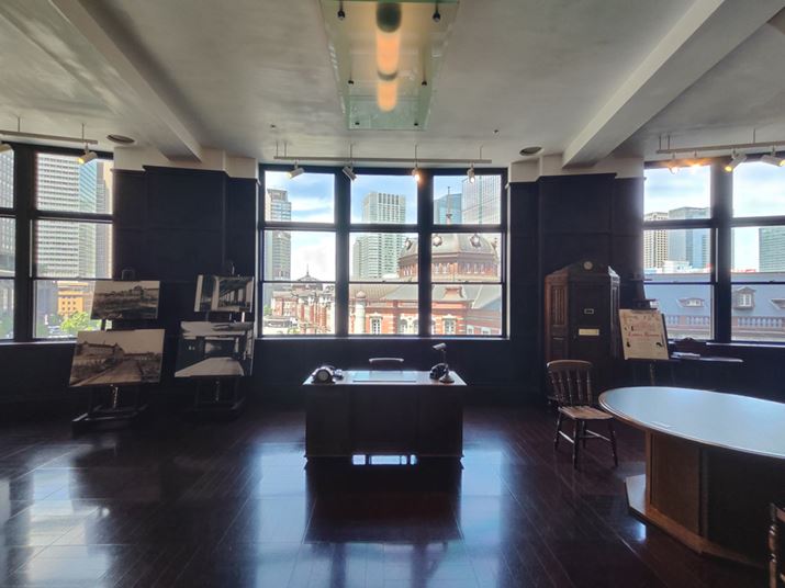 Ɠ\}𒴍LpJŎBeBEʂ̑\}Ɏ܂Aۂ傫قȂB̊ǑiF͊K┭FۂĂB𑜊͍ЂƂƂƂ낾