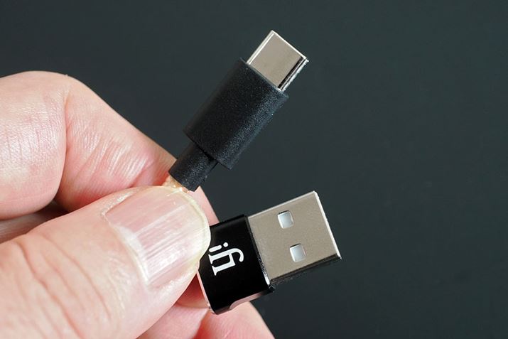 tUSB Type-AϊA_v^[gƂŁA葽̋@ɑΉł