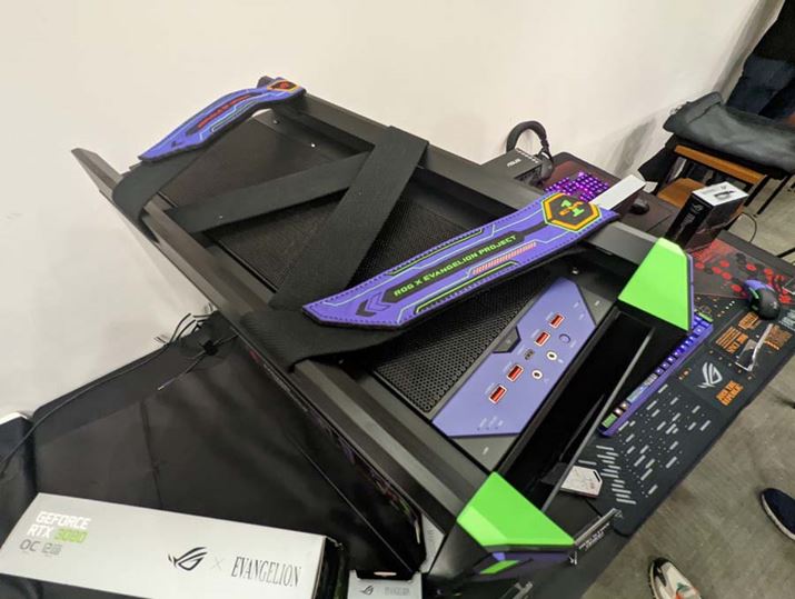 @͂PCP[XuROG Strix Helios EVA EditionvB@J[_XłˁBtgpl̏@RGBCeBOĂA邱Ƃ\łB