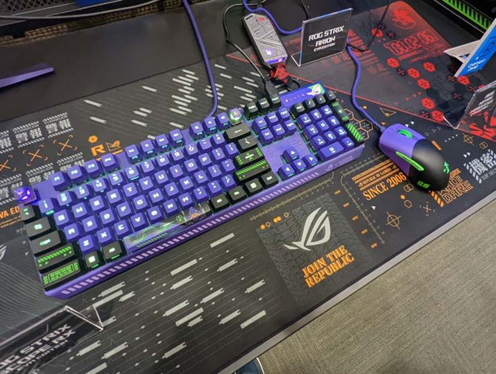 Q[~OL[{[huROG STRIX SCOPE RX EVA EditionvƃQ[~O}EXuROG KERIS Wireless EVA EditionvBL[{[h́uFn{1vL[Ŗ\[hɐ؂ւ邱ƂłARGBCeBOԂ܂