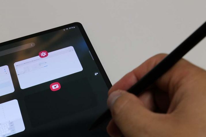 uSyṽ{^܂܃WFX`[𒆂ɕ`ƁAu߂vAuz[vAuvȂǂ̃R}hsłuGAANVvBuJvu{CXR[_[vȂǂ̃Avłp\