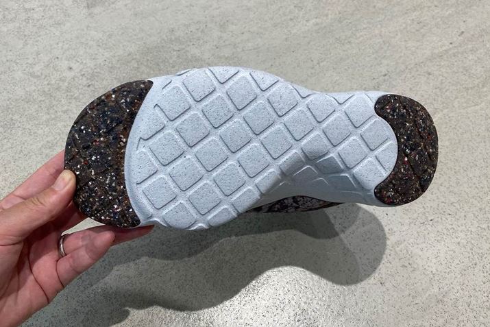 AEg\[̒łA₷gDƃq[ɂ́Ao[⋭Ă܂