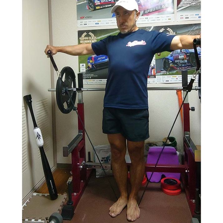 M҂ƂTChCY{iōsĂ݂ƁA茨ɌĂ銴oċ܂BM҂͂̑OɁA_x킹Ċp܂