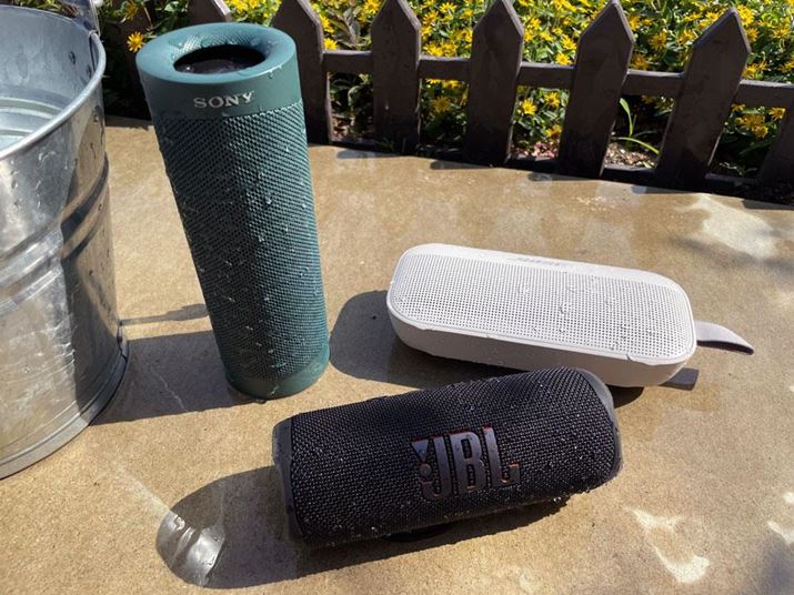 1~ŔBluetoothXs[J[ BOSEEJBLE\j[̒3fׂĂ݂