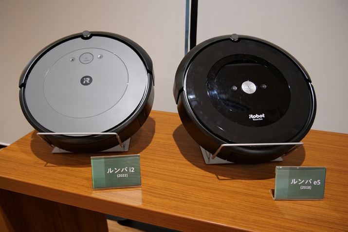 ui2v̖{̃TCÝAue5vƔו9mmȂ342ij×342isj×92ijmmBfUĈue5vɑ΂Aui2v̓}bgeCXgŗdオł