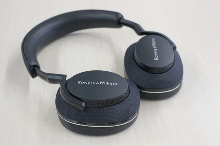 pbƌ̃fUCB&W炵pA]fx[XɃwbhohC[Jbv̐݌vĂAX蓪ɃtBbg悤ɃAbvf[gĂ̂|Cg