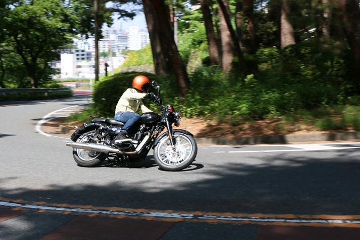 \zOƌĂ͎Ȃ炢ACfBO𑖂̂yBnhOɃNZȂ̂ŁAS҂ĂoCN𑀂y𖡂킦邾낤