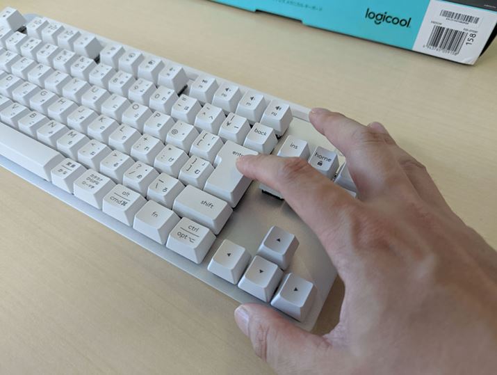 ۂɐGĂ݂܂AJjJL[XCb`Ȃł͂̂ƂŌBۂAŌJjJL[XCb`炵傫߂̉ŁÃׂfXNŎgƁACɂȂ肻ł