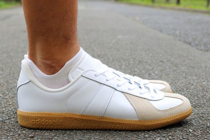 ^rÍuY _uK[hXj[J[p\bNXvBJóAʐ^́uzCgv܂ޑS9FœWJB̂悤ɁÃz[h͂ێȂAԂꂽƎ݌vB茩ȂAV[YƐF킹̂CCł傤