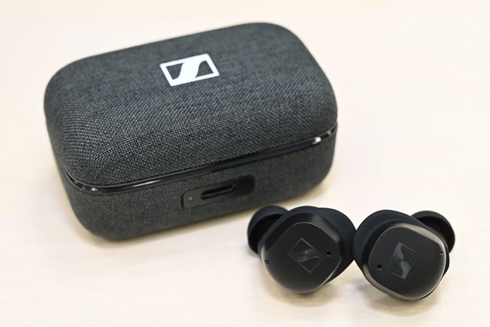 uMOMENTUM True WirelessvV[YlAt@ubNfނ̐pP[X̗p