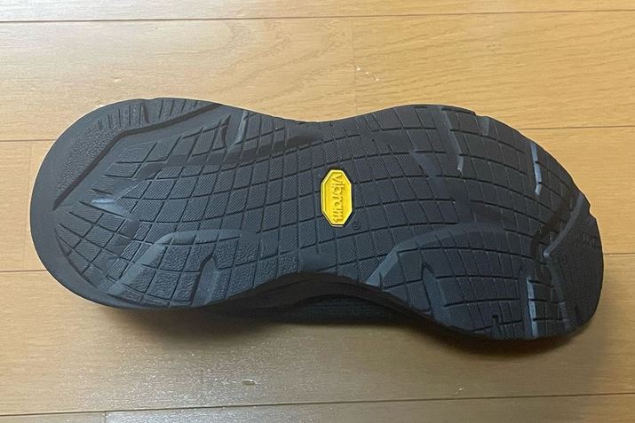 AEg\[́AAXt@gRN[gƂܑHōō̃Obv𔭊RpEhƃp^[gݍ킹Ă