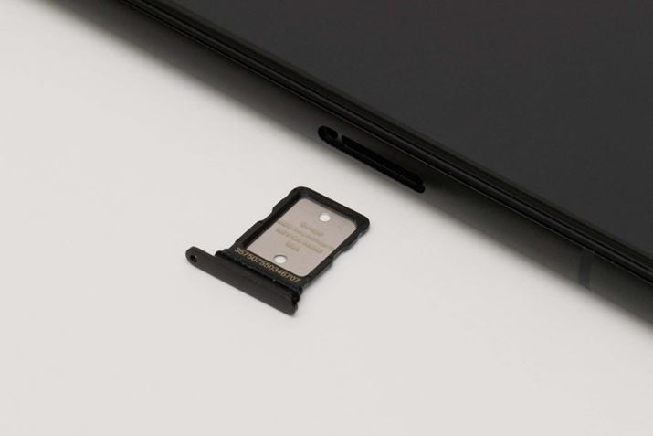 SIMJ[hgCnanoSIMJ[hɑΉBmicroSD[J[h͑łȂ