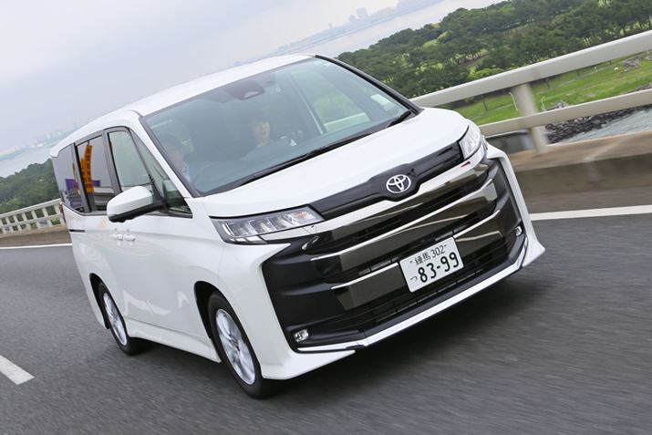 umAvuHNV[ṽK\GWԂɂ́ATNGA̎vzɊÂĐ݌vꂽu2.0L_Ci~bNtH[XGWvVɍ̗pĂ